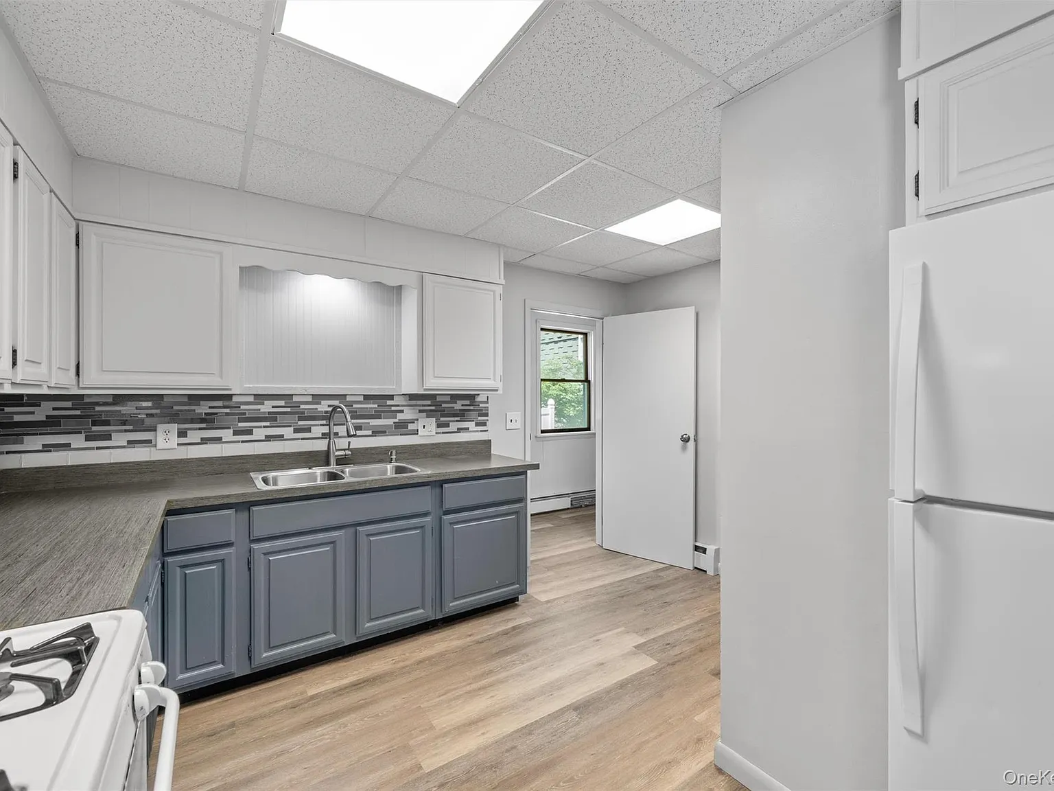 2 bed, 1.0 bath, 1056 sqft, $2,300 — Photo 4
