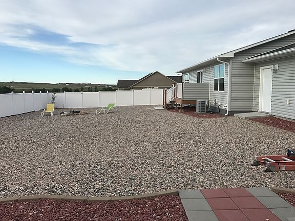 2nd image of 922 Big Horn Dr