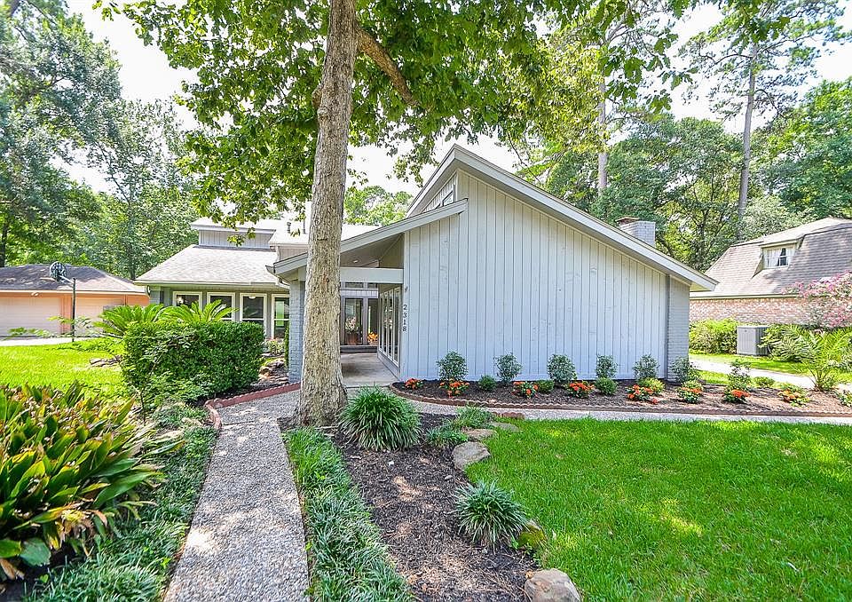 1st image of 2318 Parkdale Dr