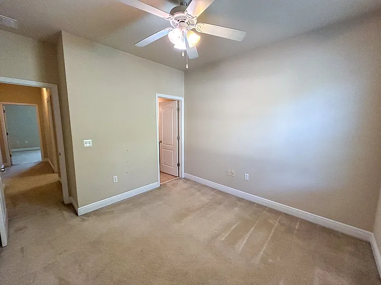 2942 SW 35th Pl #32 — Photo 15