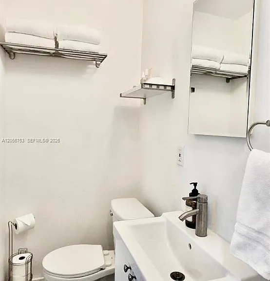 712 SW 9th St — Photo 17