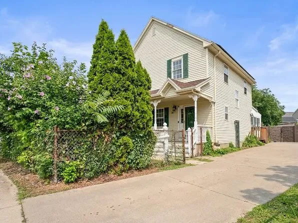 24 Peters Pl, Rochester, NY 14605