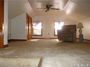 4th image of 232 Grumbach Ave