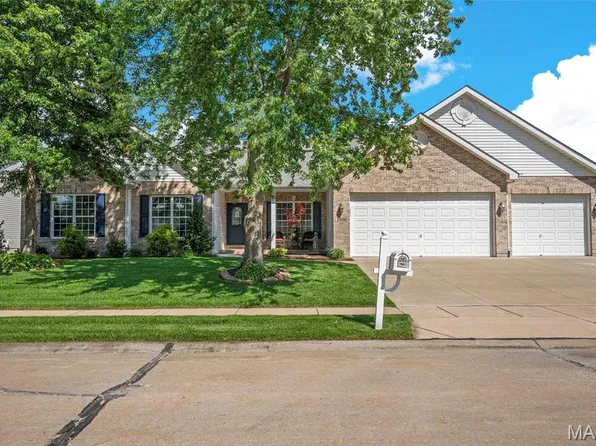 2008 Blossom Bay Ct, Saint Peters, MO 63376