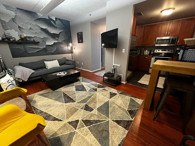 130 S 22nd St #3E — Photo 4