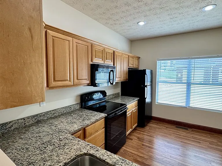 Eagle View Luxury Apartments — Photo 163