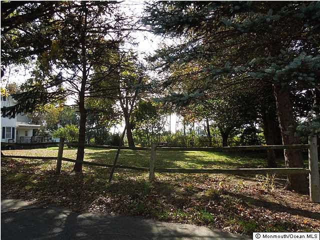 2nd image of 566 Berdan Pl