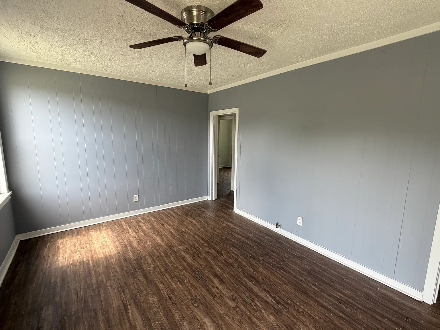 2 bed, 1.0 bath, 725 sqft, $875 — Photo 2