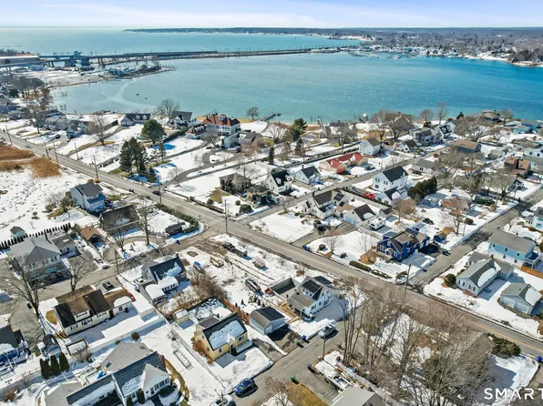 3 East Wood Street, Waterford, CT 06385