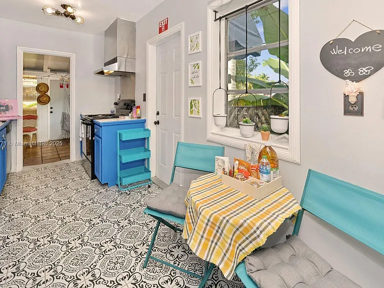 1701 Fletcher St — Photo 14