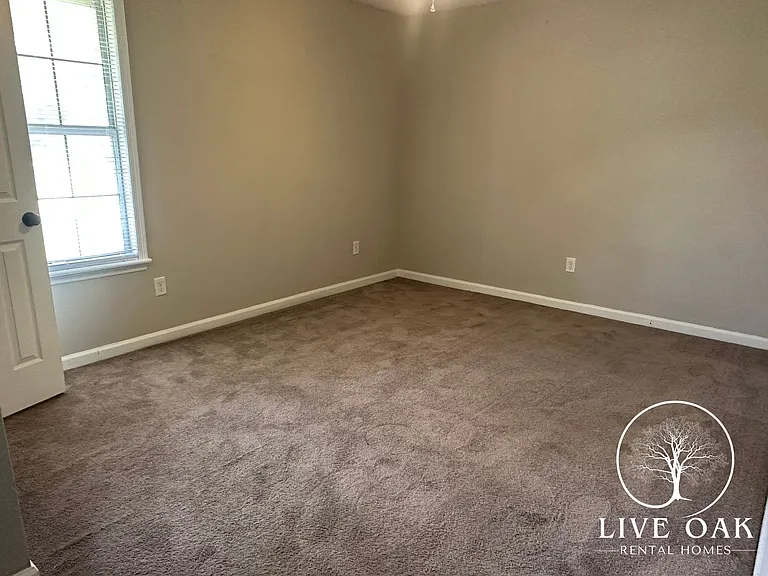 997 Ridgeland Dr — Photo 9