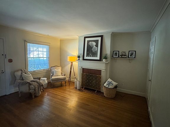 3rd image of 1614 Meadowthorpe Ave #1
