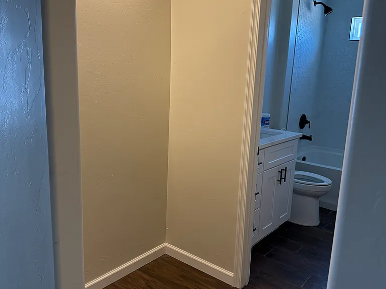 1831 E Breeze Ln — Photo 10
