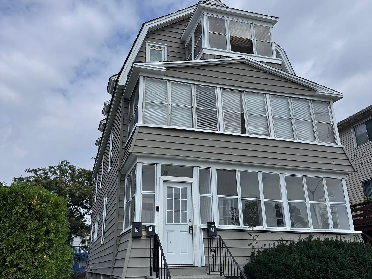 2 bed, 1100 sqft, $2,075 — Photo 3