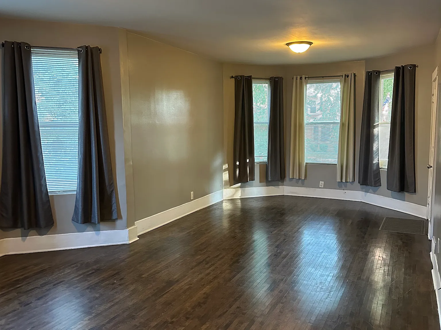 2 bed, $2,100 — Photo 3