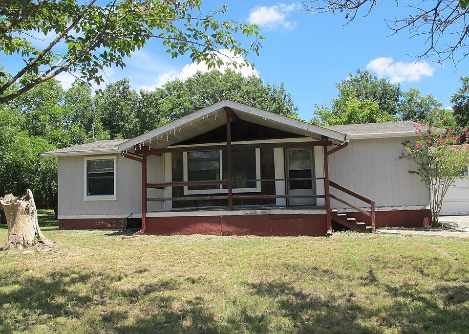 2nd image of 107 Cedar Dr