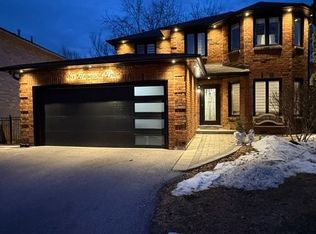 35 Hammond Dr, Aurora, ON L4G 2T8