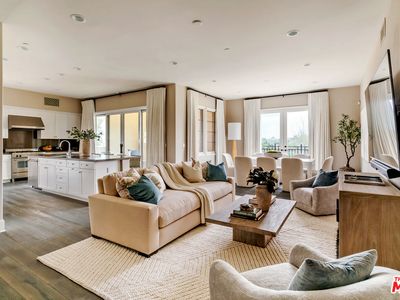 23500 Park Sorrento UNIT C42, Calabasas, CA, 91302