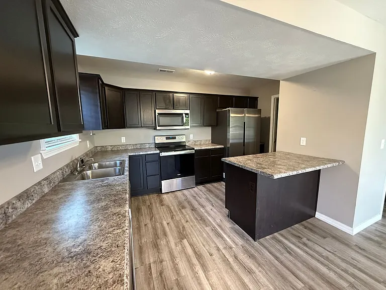 160 Sunrise Cv — Photo 24