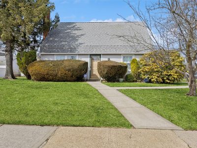 108 Barnyard Lane, Levittown, NY, 11756