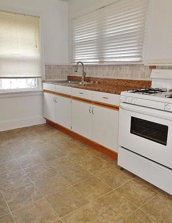 2 bed, 836 sqft, $1,050 — Photo 3