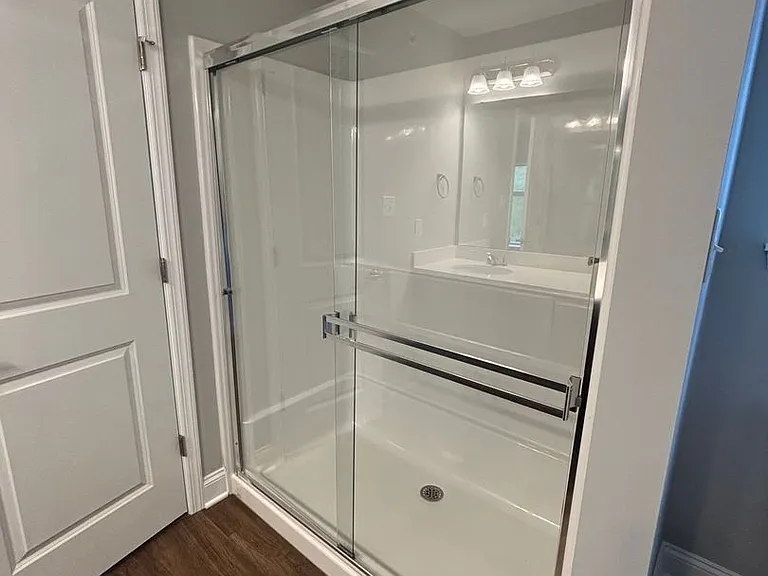 70 Hawthorne Dr — Photo 12