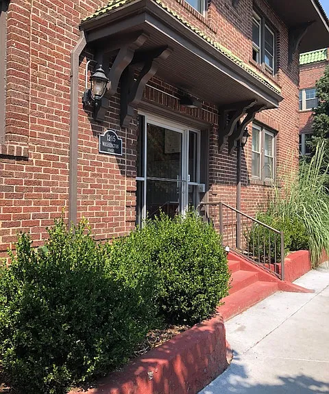 1205 Washington — Photo 10