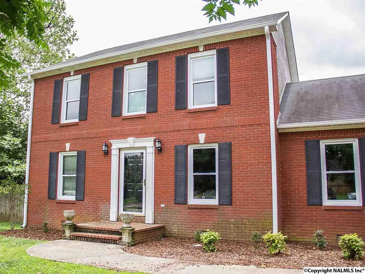 4 Bedroom Full Brick — Photo 2