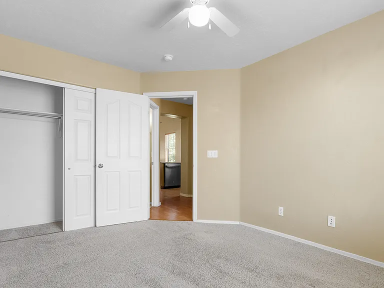 751 N Port Dr — Photo 24