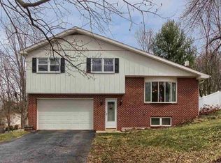 2727 Pocono Dr, York, PA 17402