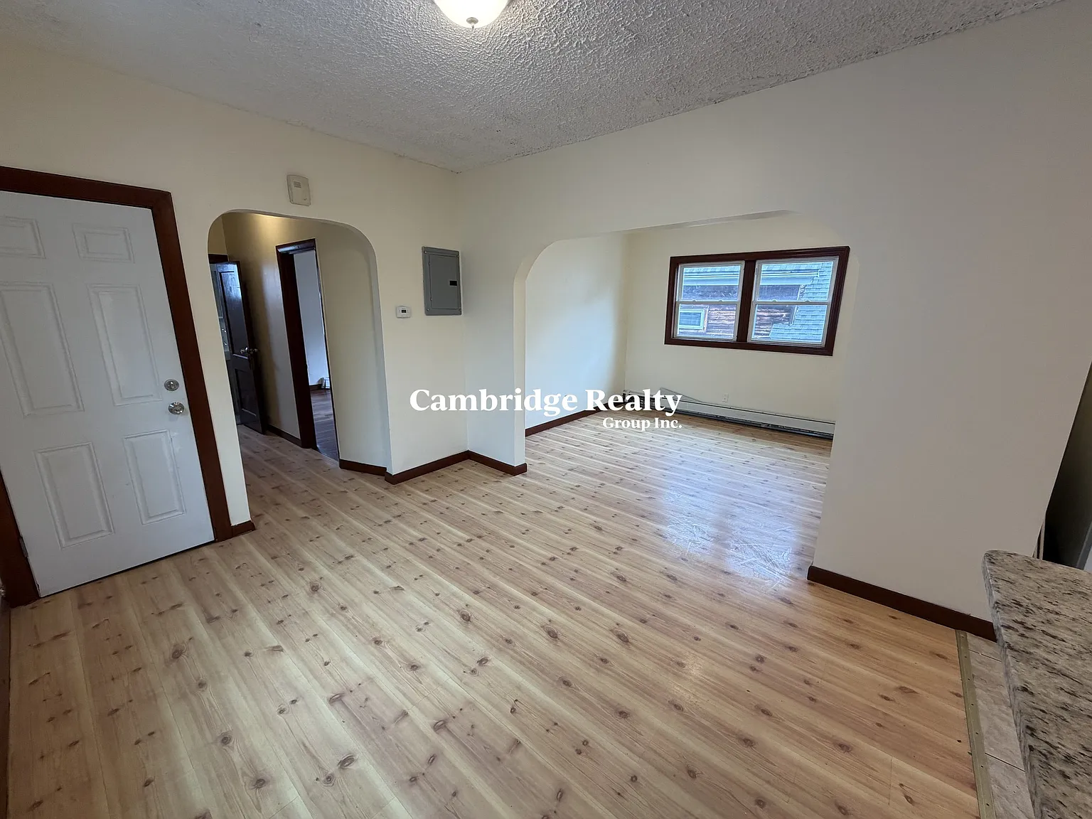 4 bed, 2.0 bath, $3,900 — Photo 3