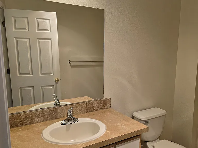 Vista Pointe Apartments in South Salem Oregon Comfortable Living Near Shopping and I5 — Photo 40