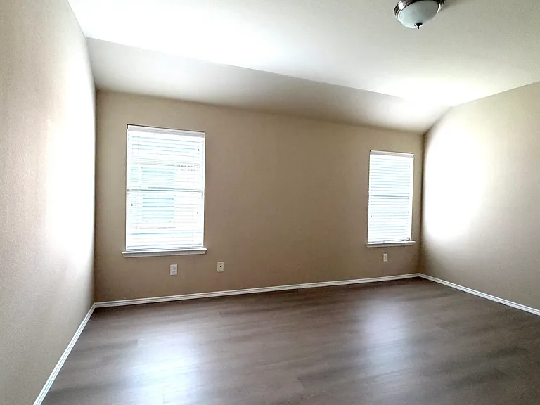 2774 Waterfall Ln — Photo 22