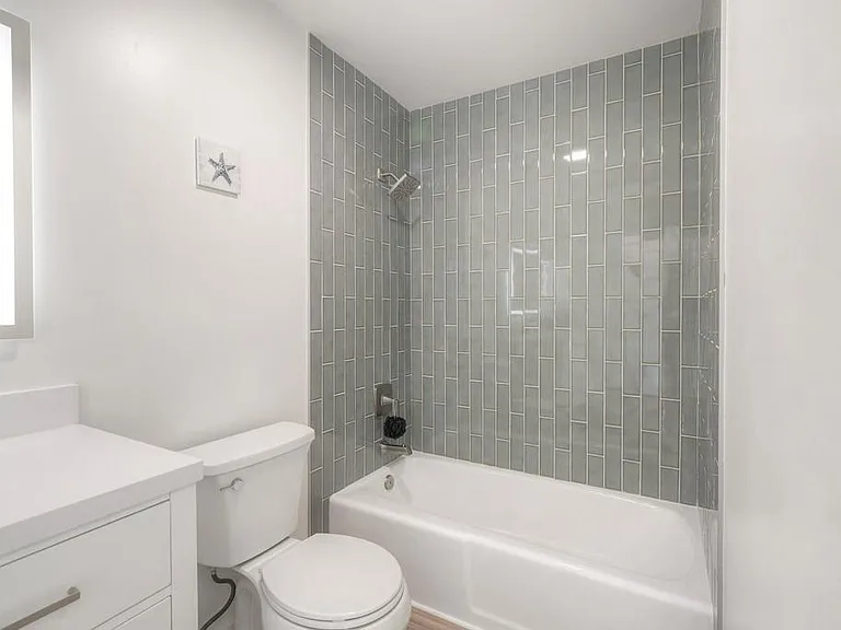 4705 Marina Dr #10 — Photo 9