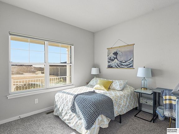 5th image of 1090 Hazel Ln