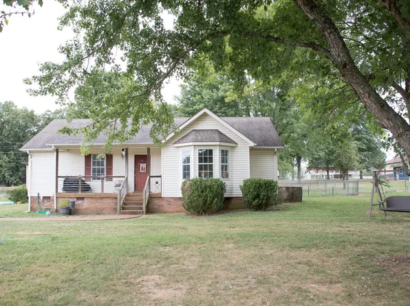 3833 Hearthstone Dr, Chapel Hill, TN 37034