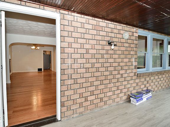4th image of 138 N Worth Ave