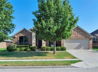 3909 Hunter Peak Rd, Roanoke, TX 76262