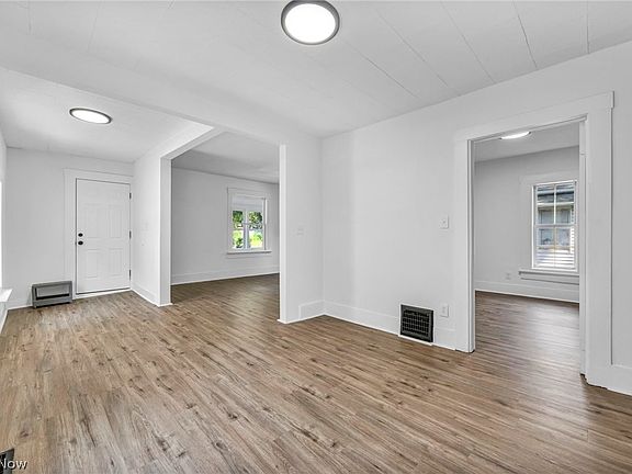 4th image of 1909 2nd St SW