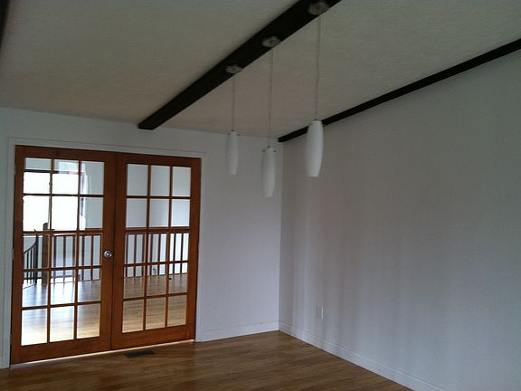 Dining area with doors to op