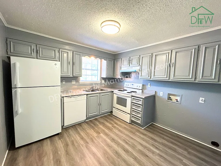 1615 Voirin Rd — Photo 6