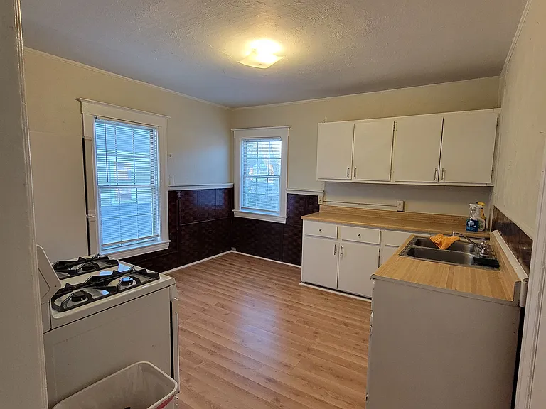 286 N Saginaw St #1 — Photo 6