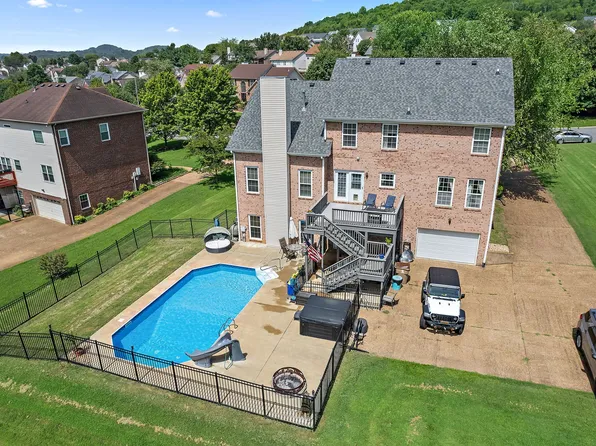 863 Loretta Dr, Goodlettsville, TN 37072