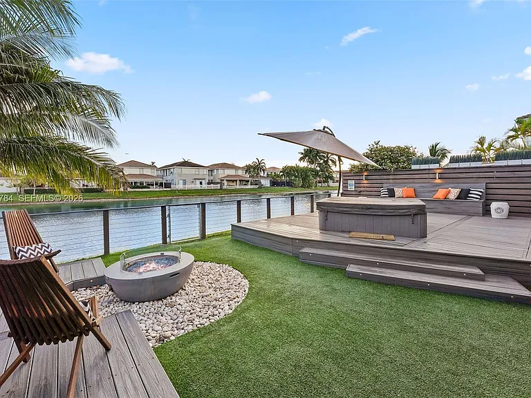 11258 NW 47th Ln — Photo 3