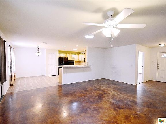 4th image of 427 River Bend Dr