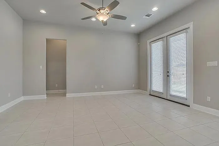 4655 Katherine Dr — Photo 7