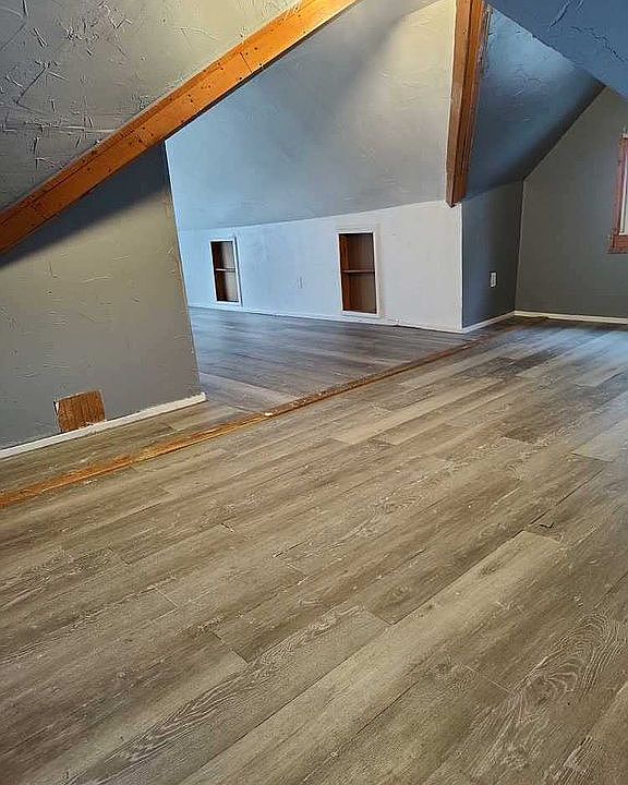 1st image of 1532 W 102nd St