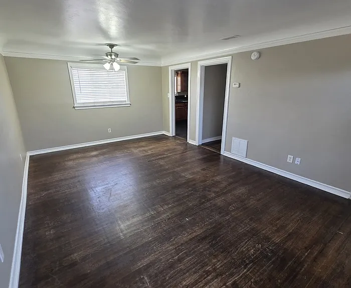 3218 Thomas Ave — Photo 5