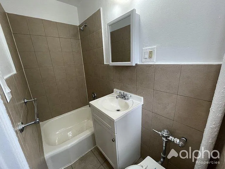 315 E 108th St #4-D — Photo 4