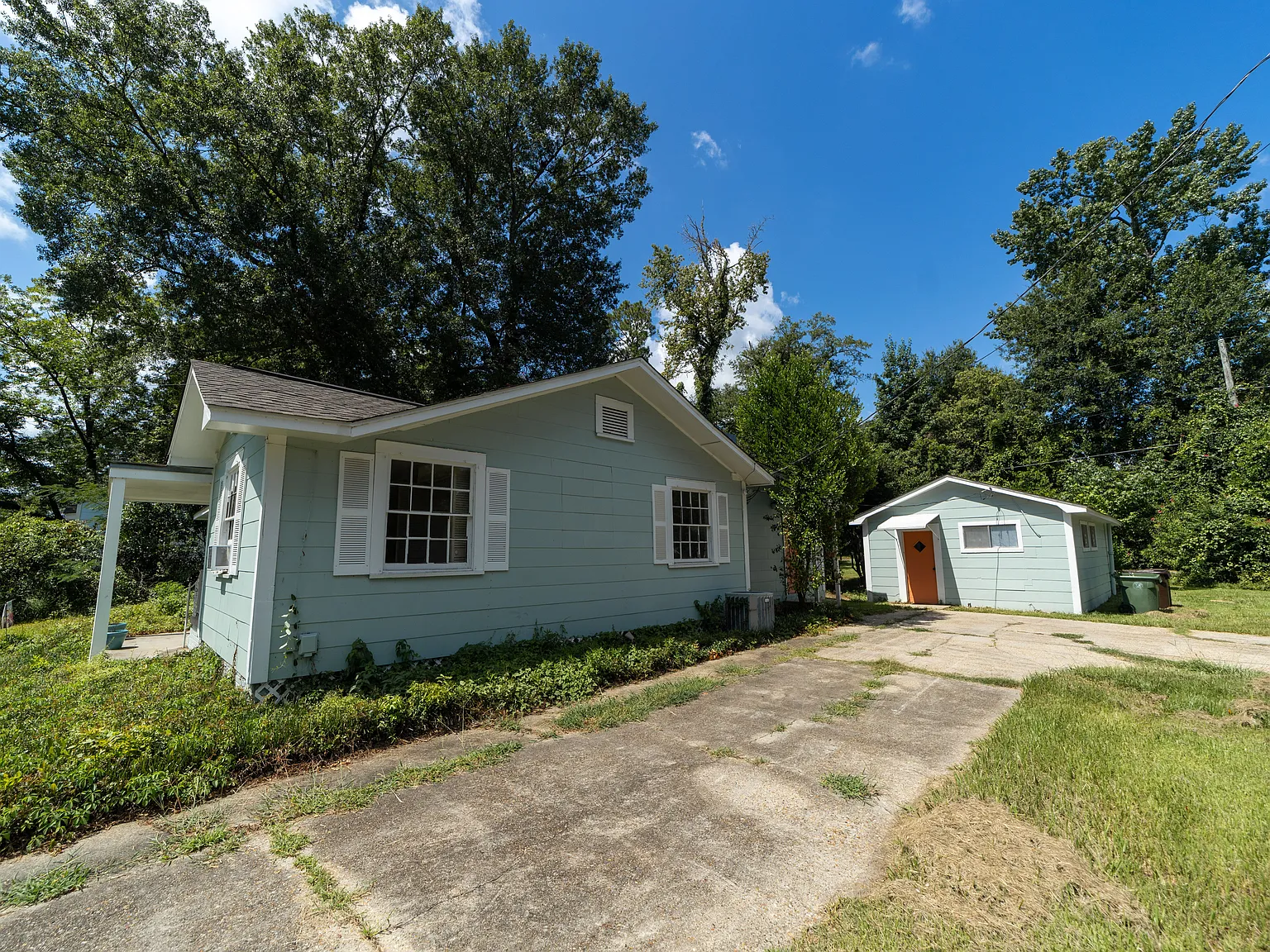 3 bed, 2.0 bath, 1601 sqft, $1,850 — Photo 2
